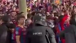 Barcellona-PSG, il tifo blaugrana eleva un coro nel pre partita: “Vinicius muori!”