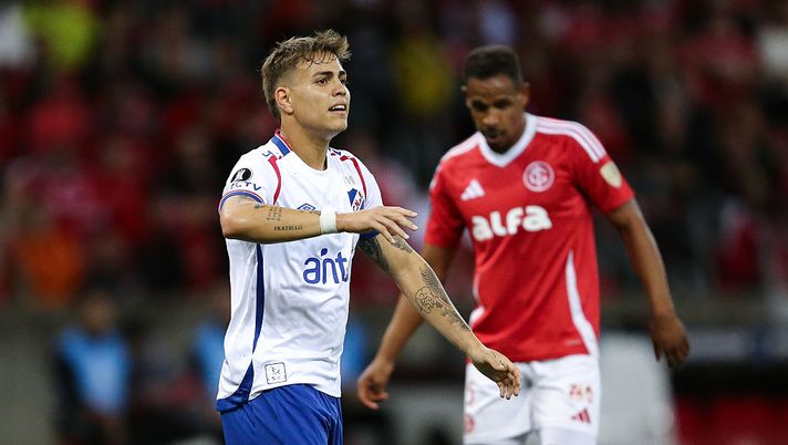 PORTO ALEGRE, BRAZIL - APRIL 22: Jeremia Recoba of Nacional reacts during the Copa CONMEBOL Libertadores Group F match between Internacional and Nacional at Beira-Rio Stadium on April 22, 2025 in Porto Alegre, Brazil. (Photo by Pedro H. Tesch/Getty Images) Jeremía Recoba, figlio del Chino, al Las Palmas: è arrivata l’ufficialità - immagine 1