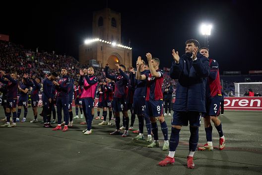 I giocatori del Bologna FC dopo la partita di Serie A tra Bologna e Napoli allo Stadio Renato Dall'Ara il 7 aprile 2025 a Bologna “Napoli, punto guadagnato: che sofferenza col Bologna”: Emanuele Troise ed il cuore diviso a metà- immagine 6