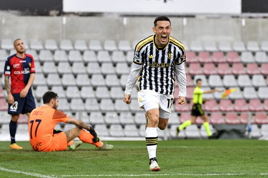 ALESSANDRIA, ITALY - MARCH 02: Simone Guerra della Juventus festeggia dopo aver segnato un gol durante la partita di Serie C tra Juventus Next Gen e Gubbio allo Stadio Giuseppe Moccagatta il 2 marzo 2024 ad Alessandria, Italia. (Photo by Filippo Alfero - Juventus FC/Juventus FC via Getty Images) Juventus U23 Ternana