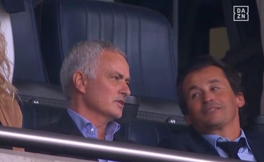 Mourinho in tribuna per Porto-Nacional, i tifosi lo accolgono alla grande e lui si commuove- immagine 2