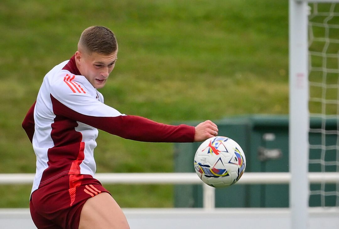 Ritiro Roma, Dovbyk scalda i motori: le indicazioni di De Rossi – FOTO GALLERY - immagine 106