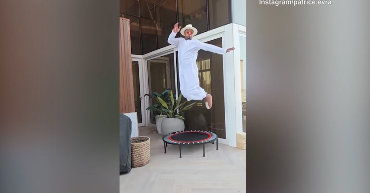 VIDEO / Evra, ma che combini? Balla e salta sul trampolino, ma poi…