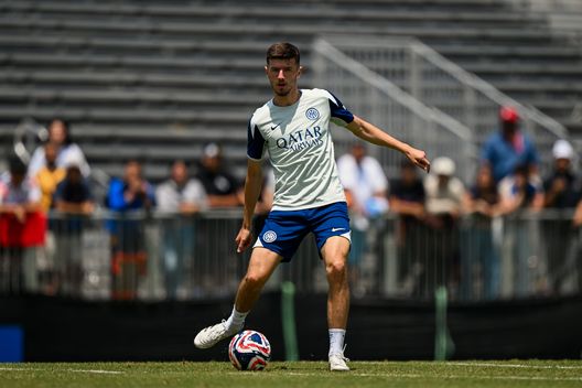 LOS ANGELES, CALIFORNIA - 14 GIUGNO: Petar Sucic dell'FC Internazionale in azione durante l'allenamento dell'FC Internazionale. (Foto di Mattia Pistoia - Inter/Inter tramite Getty Images) Inter Sucic Luis Henrique
