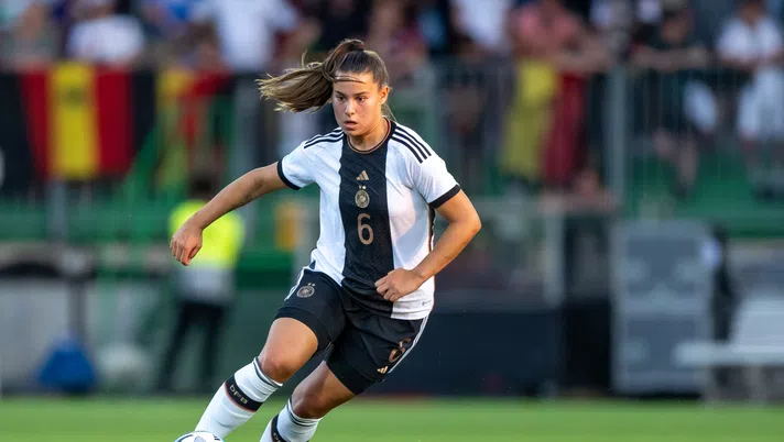 Calcio femminile, la denuncia di Obrerdorf: “Su TikTok video sexy su di me” - immagine 1