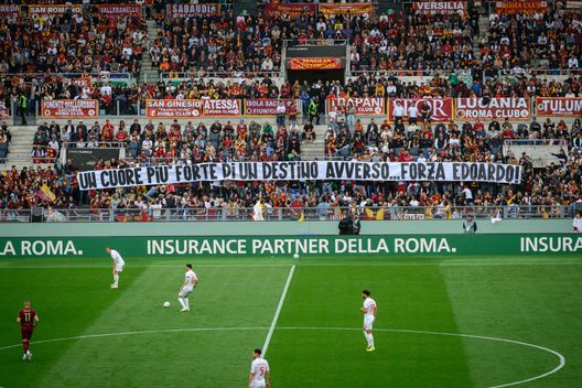 Bove e l’abbraccio del mondo Roma: lacrime, cori e striscioni FOTO- immagine 3
