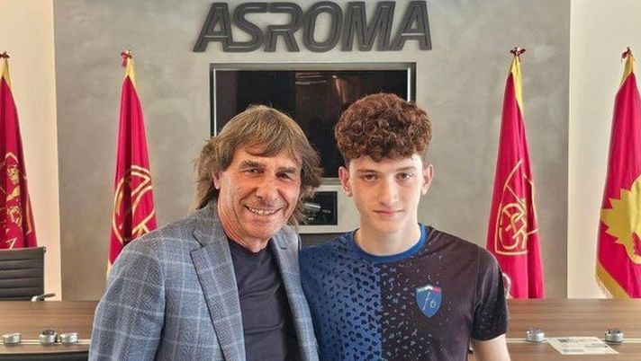 Da Salerno alla Roma, il 14enne Basile incanta Trigoria: quattro gol in due partite Da Salerno alla Roma, il 14enne Basile incanta Trigoria: quattro gol in due partite - immagine 1