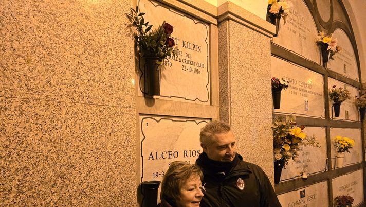 Fiori per Kilpin nel Famedio: 30 anni fa era a Musocco, registrato come “Alberto” - immagine 1