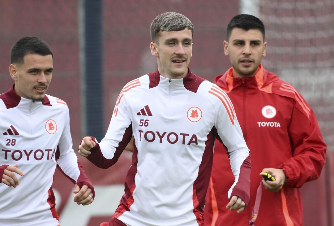 Roma, meno due giorni dal Napoli: Dybala parzialmente in gruppo – FOTO GALLERY - immagine 24