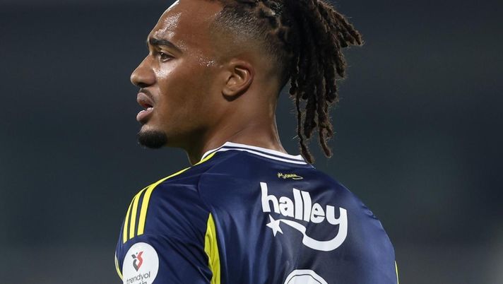 Archie Brown, alla fine, non andrà al Milan bensì al Fenerbahçe | Calciomercato AC Milan News (Getty Images) Milan, Archie Brown: il duello col Fenerbahce e il jet privato. Ecco come sta andando