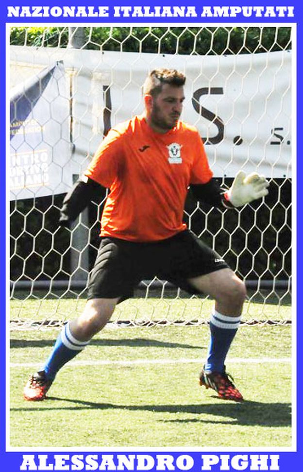 Veneto, portiere senza un braccio salva squadra allo scadere- immagine 4