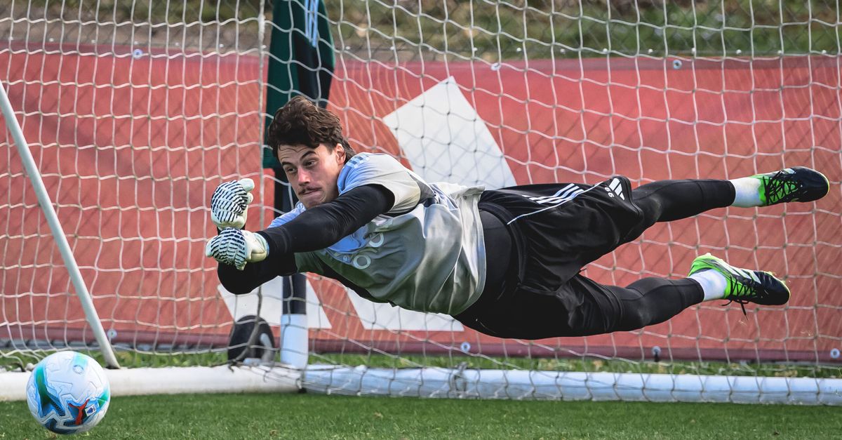 Milan Roma, Svilar: “La parata su Rafa Leao la più difficile” Milan Roma, Svilar: “La parata su Rafa Leao la più difficile”