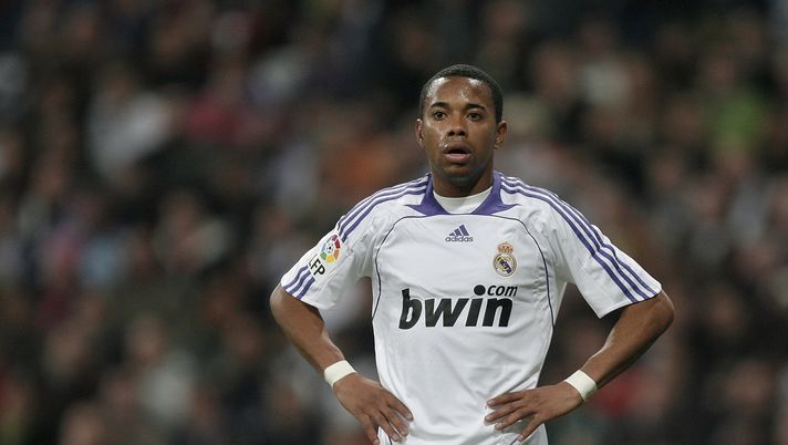 MADRID, SPAIN - JANUARY 27: Robinho of Real Madrid reacts during the La Liga match between Real Madrid and Villarreal at the Santiago Bernabeu Stadium on January 27, 2008 in Madrid, Spain. Real Madrid won the match 3-2. (Photo by Jasper Juinen/Getty Images) Robinho e la vita in carcere: “Non ho trattamenti speciali, su di me tante bugie” - immagine 1
