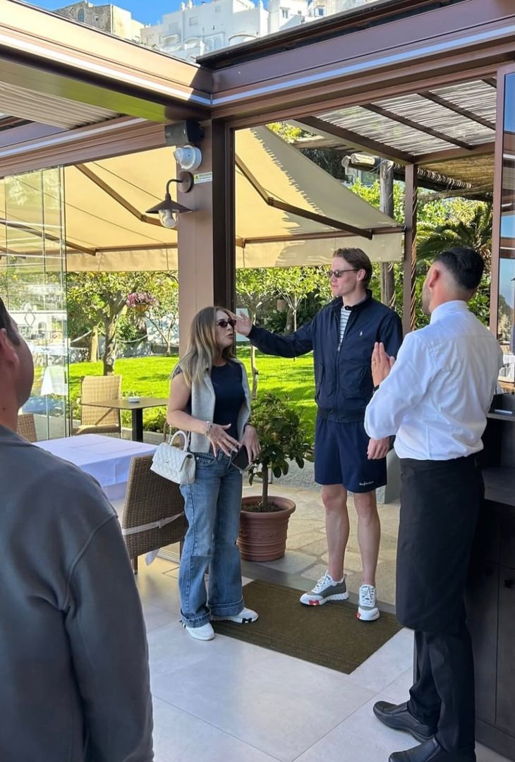 Scott McTominay è stato ospite al Panorama Capri con la compagna Cam Reading