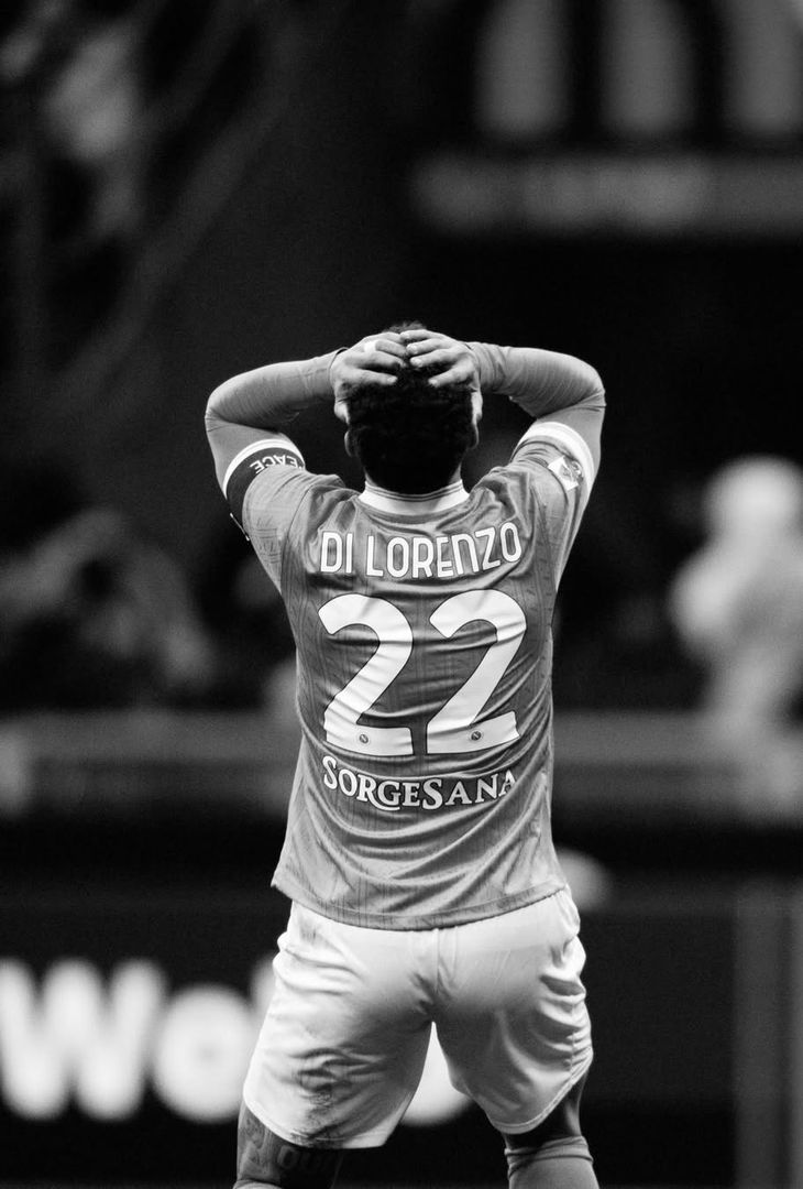 Il rammarico per i due gol subiti e la capacità di reagire mostrata soprattutto da Scott McTominay attraverso la doppietta personale: due facce della stessa medaglia che compongono il riassunto 'in bianco e nero' di Inter-Napoli realizzato dall'admin dell'account Instagram della compagine partenopea.