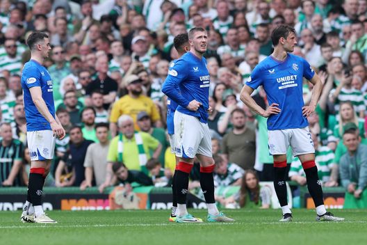 Lundstram peggiore in campo Old Firm, Lundstram horror: autorete e rosso a spalancare il titolo al Celtic- immagine 2