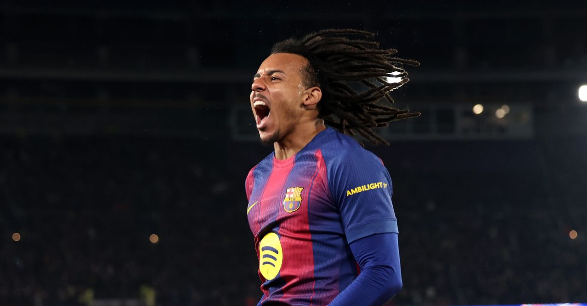 Le vacanze di Natale di Koundè: torna in Benin e gioca scalzo con i bambini del suo paese