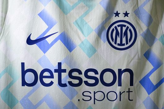 ANDERLECHT, BELGIUM - OCTOBER 21: Close-up view of a jersey of FC Internazionale Milano inside the dressing room ahead of the UEFA Champions League 2025/26 League Phase MD3 match between Union Saint - Gilloise against FC Internazionale Milano at Lotto Park on October 21, 2025 in Anderlecht, Belgium. (Photo by Mattia Pistoia - Inter/Inter via Getty Images) Paganini: “Inter? Chivu ha fatto una cosa che dovrebbe ripetere Conte”- immagine 2
