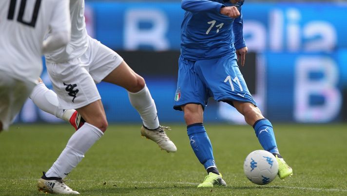 FROSINONE, ITALY - FEBRUARY 13: Simone Edera of Italy U20 scores the opening goal during the friendly match between Italy U20 and Team Lega B on February 13, 2018 in Frosinone, Italy. (Photo by Paolo Bruno/Getty Images) Edera, segnali a Mazzarri: il granata in gol con la Nazionale Under 20 - immagine 1