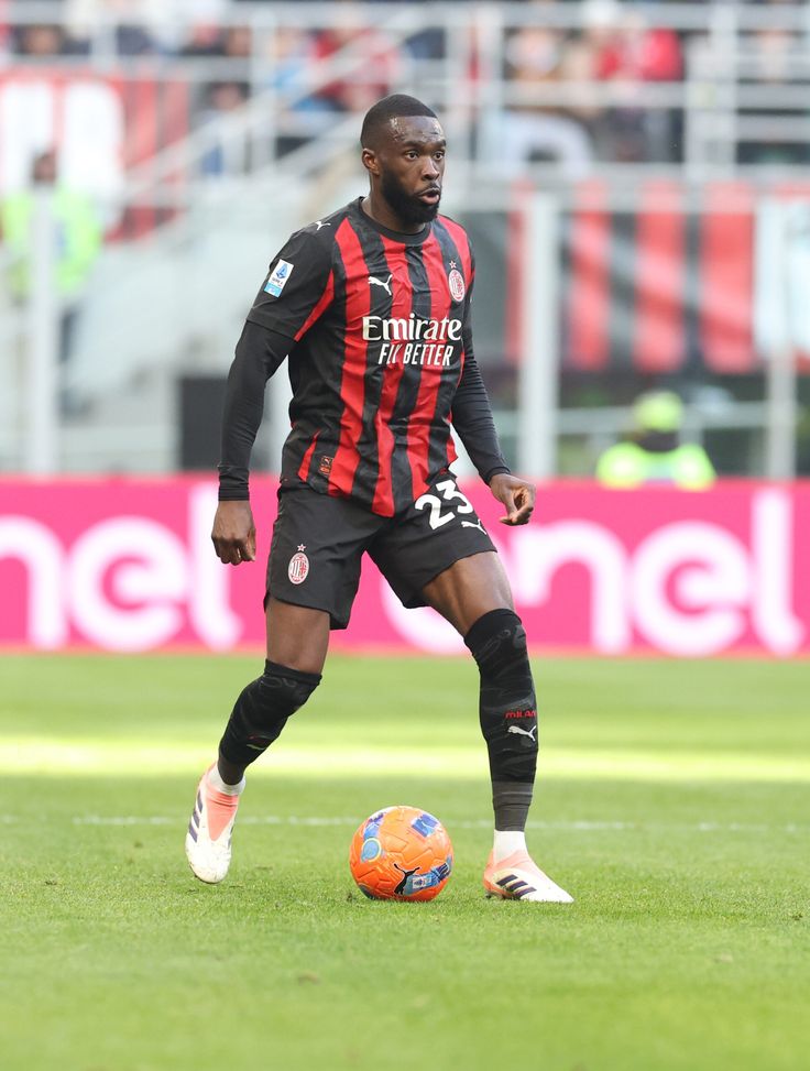 Difesa: in assenza di Gabbia si potrebbero invertire Tomori e De Winter- immagine 3