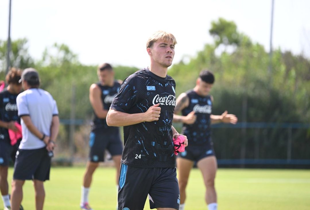 Volti nuovi a Castel Volturno, primo allenamento per Elmas e Hojlund – GALLERY - immagine 3