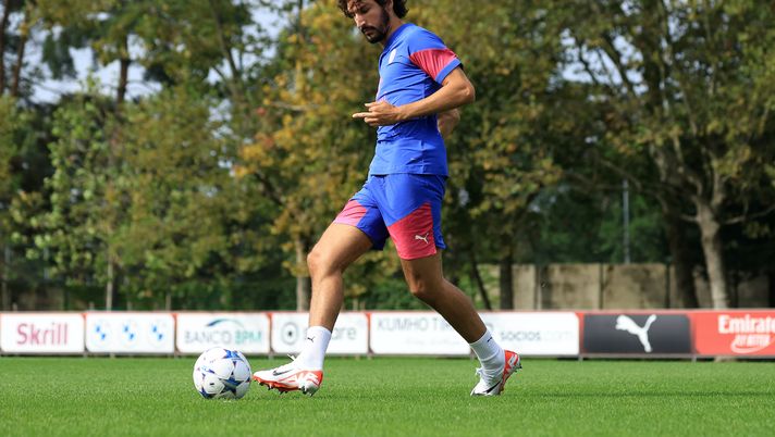 Yacine Adli AC Milan allenamento Milanello
