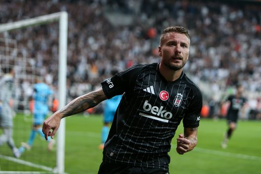 ISTANBUL, TURKEY - AUGUST 29: Ciro Immobile of Besiktas celebrates after scoring his team's first goal during the UEFA Europa League match between Besiktas and Lugano at Turpas Stadium on August 29, 2024 in Istanbul, Turkey. (Photo by Ahmad Mora/Getty Images) Immobile trascina il Besiktas in Europa League con una dedica speciale - immagine 1