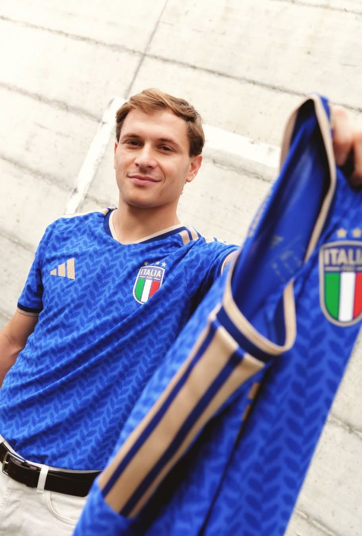 L’Italia presenta la nuova maglia: benvenuta Azzurra! –  LA FOTOGALLERY - immagine 3