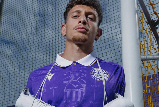 L’Ostiamare presenta le nuove iconiche casacche disegnate da Daniele De Rossi- immagine 2