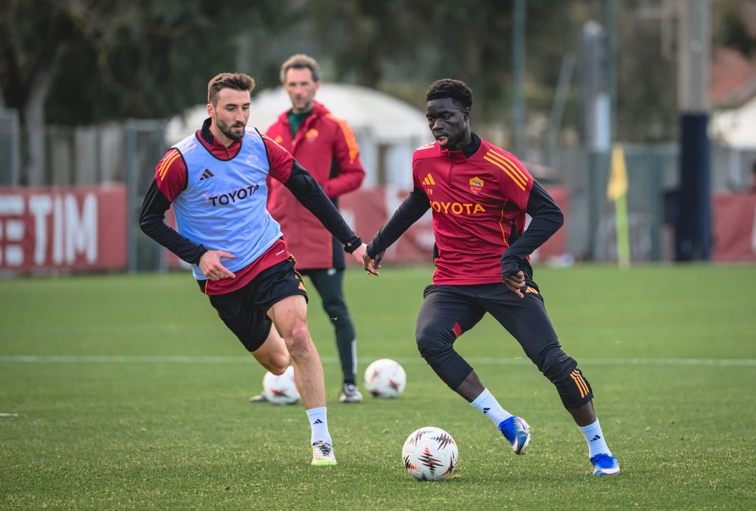 Trigoria, l’allenamento a -2 dal Panathinaikos e la visita di Montella – FOTO GALLERY - immagine 3