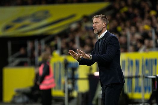 Solna, Svezia - 18 novembre 2026: Graham Potter, allenatore della Svezia, durante la partita per la qualificazione al Mondiale 2026 tra Svezia e Slovenia. (Foto di Michael Campanella/Getty Images) Ucraina-Svezia, dove vedere la partita in diretta televisiva e streaming LIVE- immagine 5