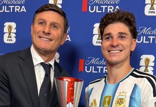 Zanetti premia Alvarez MVP: “Faremo tutto il possibile per far vincere il Mondiale a Messi”- immagine 2