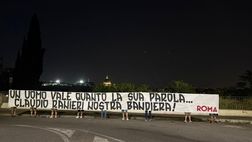 Roma, la Sud ringrazia Ranieri: “Sei la nostra bandiera” – FOTO