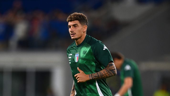 BERGAMO, ITALY - SEPTEMBER 05: Giovanni Di Lorenzo of Italy during the warms up prior to the FIFA World Cup 2026 qualifier match between Italy and Estonia at Stadio di Bergamo on September 05, 2025 in Bergamo, Italy. (Photo by Mattia Ozbot/Getty Images) Israele-Italia, le ufficiali: la decisione di Gattuso su Di Lorenzo e Politano - immagine 1