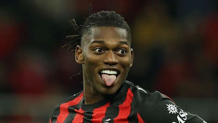 L'esultanza di Rafael Leao (attaccante AC Milan) per il suo gol in Milan-Pisa 2-2 (Serie A 2025-2026) | News (Getty Images) Milan-Roma, Leao ci sarà: Allegri gli chiede di stringere i denti e lui risponderà presente