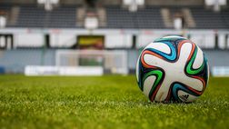 La vita rossonera oltre i 90 minuti: come si divertono i tifosi del Milan nel 2025