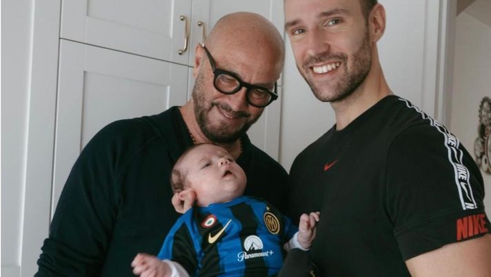 Andrea Zenga, fiero papà interista insieme a nonno Walter: “Crescere con i colori giusti” Andrea Zenga, fiero papà interista insieme a nonno Walter: “Crescere con i colori giusti” - immagine 1