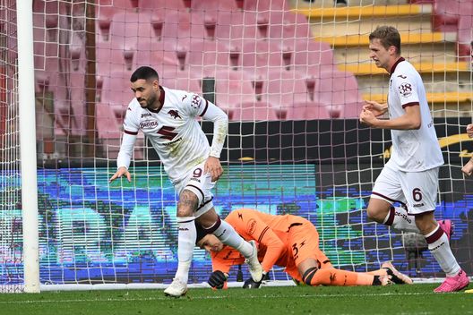 SALERNO, ITALY - JANUARY 08: Antonio Sanabria of Torino FC celebrates after scoring the 0-1 goal during the Serie A match between Salernitana and Torino FC at Stadio Arechi on January 08, 2023 in Salerno, Italy. (Photo by Francesco Pecoraro/Getty Images)