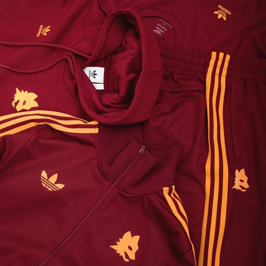 Roma, tuffo nel passato per Adidas: torna il logo retrò dell’esordio di Totti- immagine 2