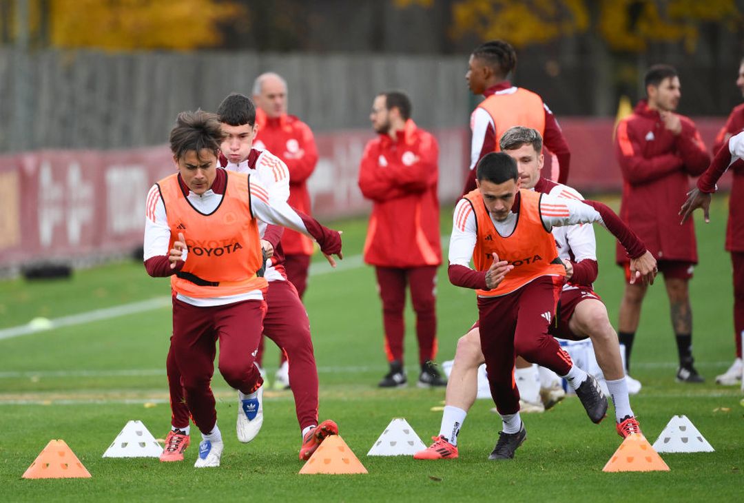 Roma, meno due giorni dal Napoli: Dybala parzialmente in gruppo – FOTO GALLERY - immagine 12