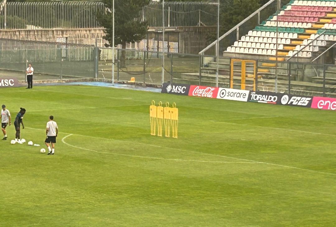 GALLERY Castel di Sangro, Anguissa si allena a tirare le punizioni - immagine 6