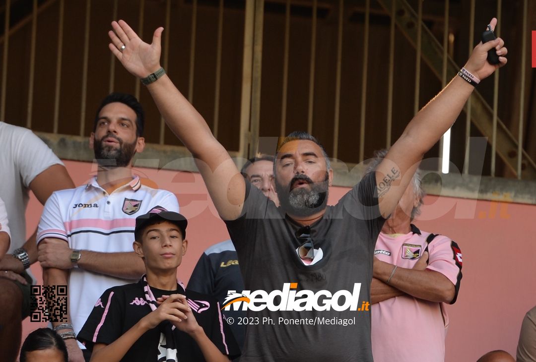 FOTOTIFO Palermo-Feralpisalò 3-0, gli scatti ai tifosi al “Renzo Barbera” (GALLERY) - immagine 29