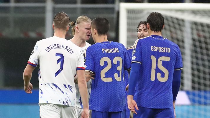 Faccia a faccia infuocati e un codino tirato: la gara accesa di Mancini-Haaland - immagine 1