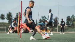 FOTO Insigne torna a Napoli: regala la maglia del Toronto al rapper Geolier