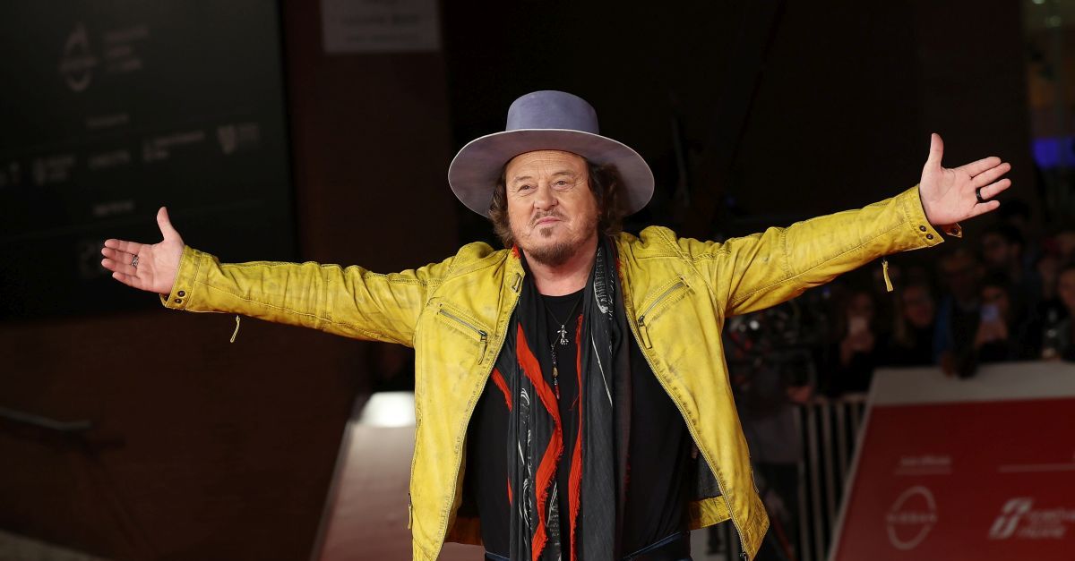 Zucchero attacca duramente Jeff Bezos: “Perché viene a rompere i cogl…?” Zucchero attacca duramente Jeff Bezos: “Perché viene a rompere i cogl…?”