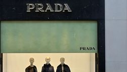 Prada compra Versace? Vicina la svolta nel mondo del lusso italiano