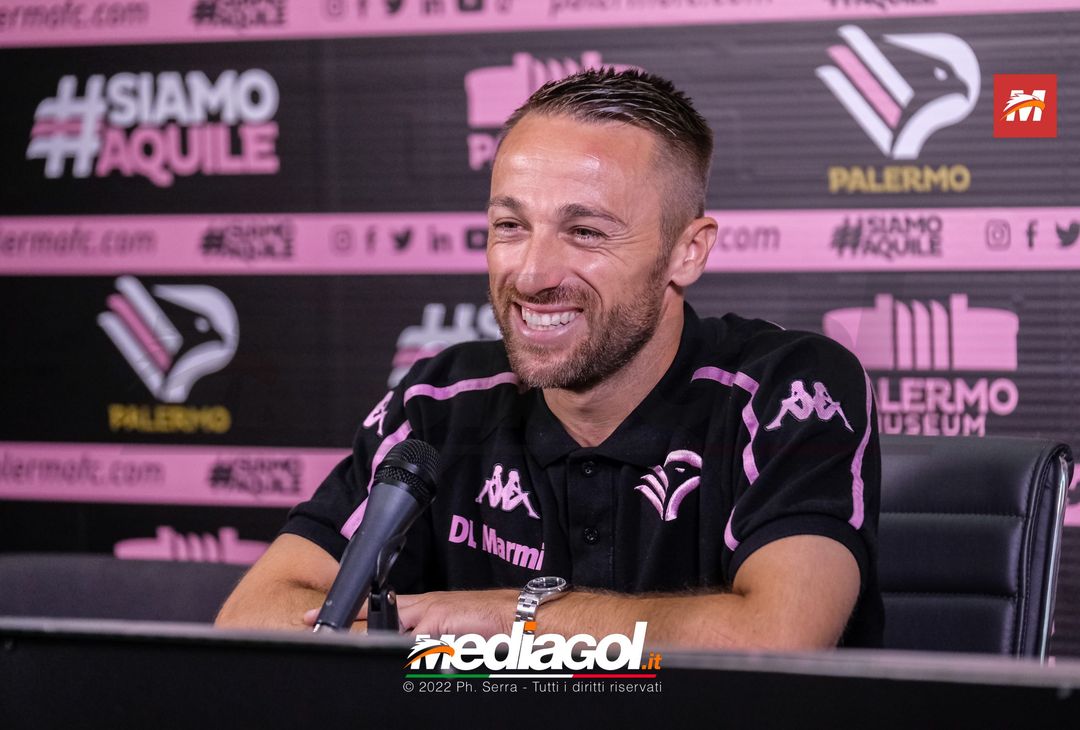 FOTO RITIRO PALERMO, Roberto Floriano in conferenza stampa (Gallery)- immagine 1