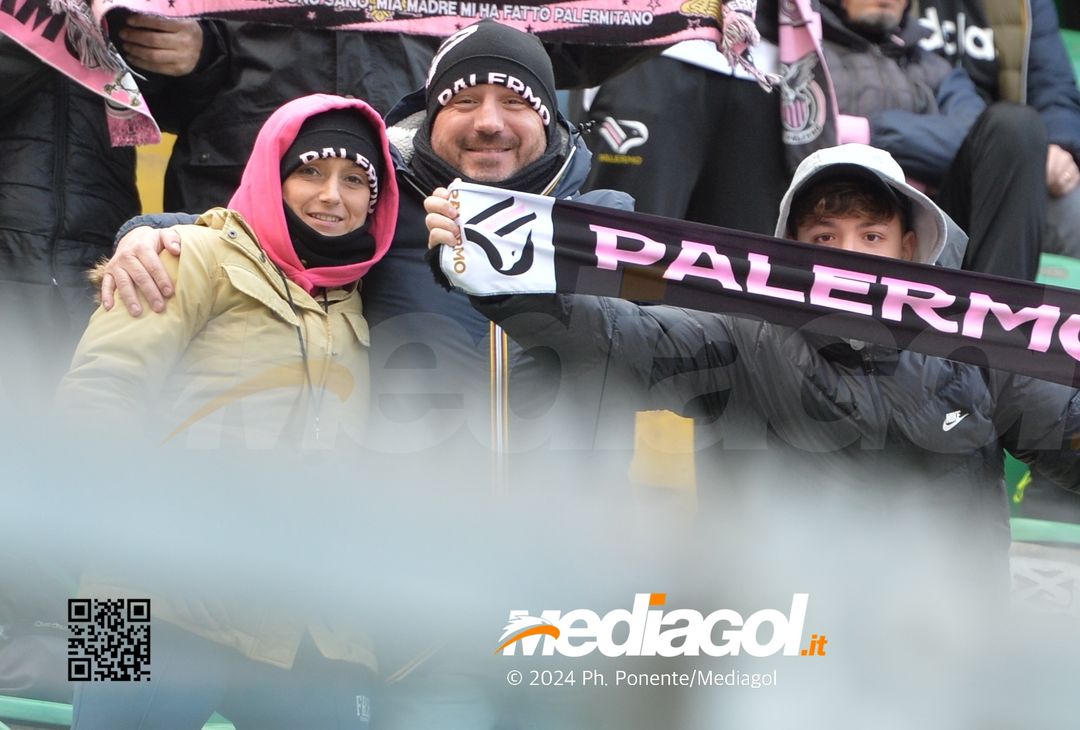 FOTOTIFO Palermo-Modena 4-2, gli scatti ai tifosi al “Renzo Barbera” (GALLERY) - immagine 23