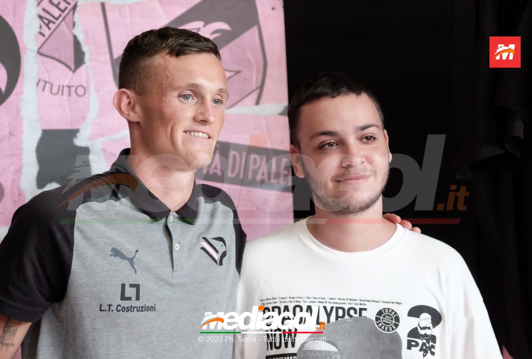 FOTO PALERMO: Liam Henderson incontra i tifosi allo Store Ufficiale (GALLERY) - immagine 91