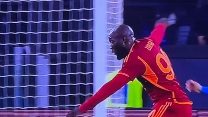 VIDEO Roma-Napoli 2-0, Lukaku chiude il match con il classico gol in contropiede - immagine 1